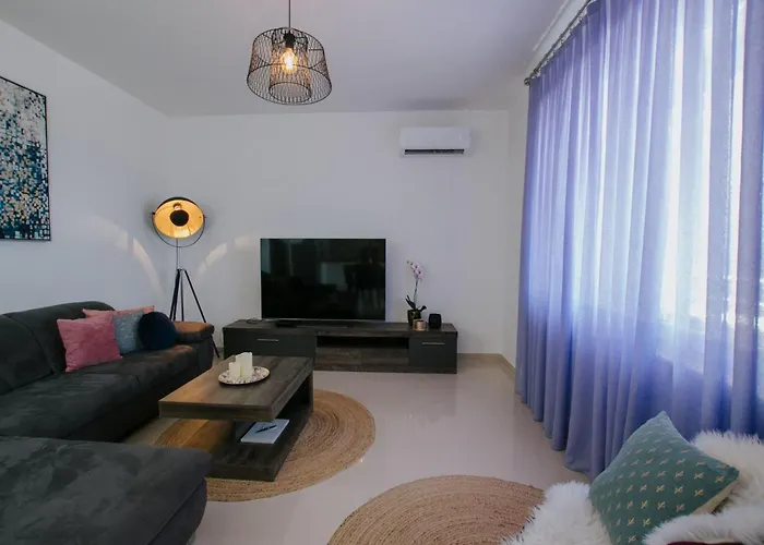 Scenic Sea View - Two Bedroom With Balcony And Sea View * Trogir