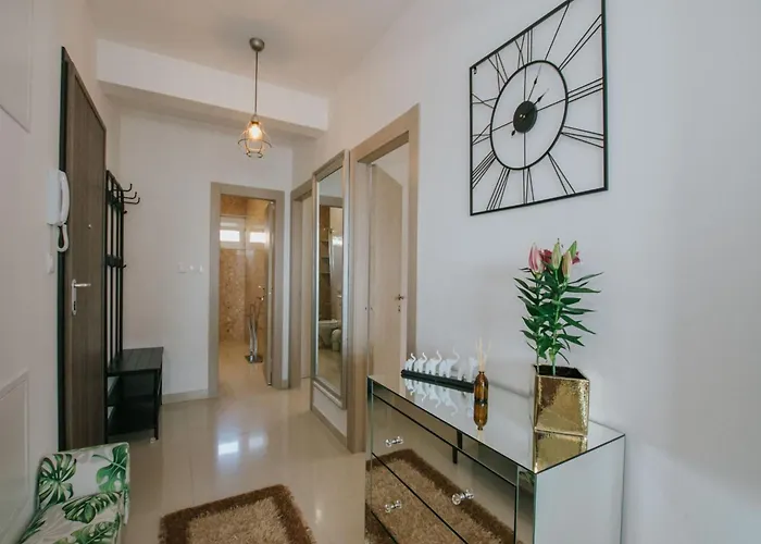 Apartman Scenic Sea View - Two Bedroom With Balcony And Sea View *