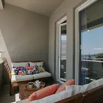 Scenic Sea View - Two Bedroom With Balcony And Sea View Appartamento Traù