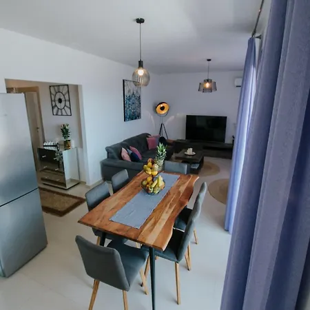 Scenic Sea View - Two Bedroom With Balcony And Sea View Apartment Trogir