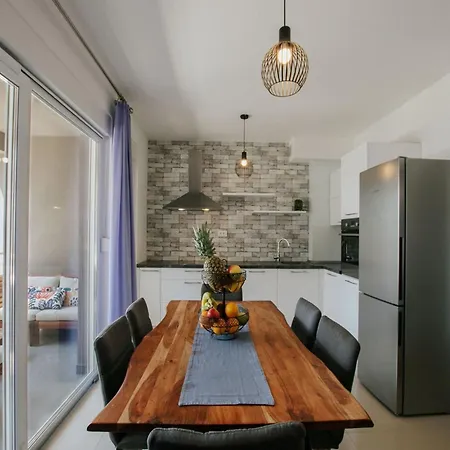 Scenic Sea View - Two Bedroom With Balcony And Sea View Trogir